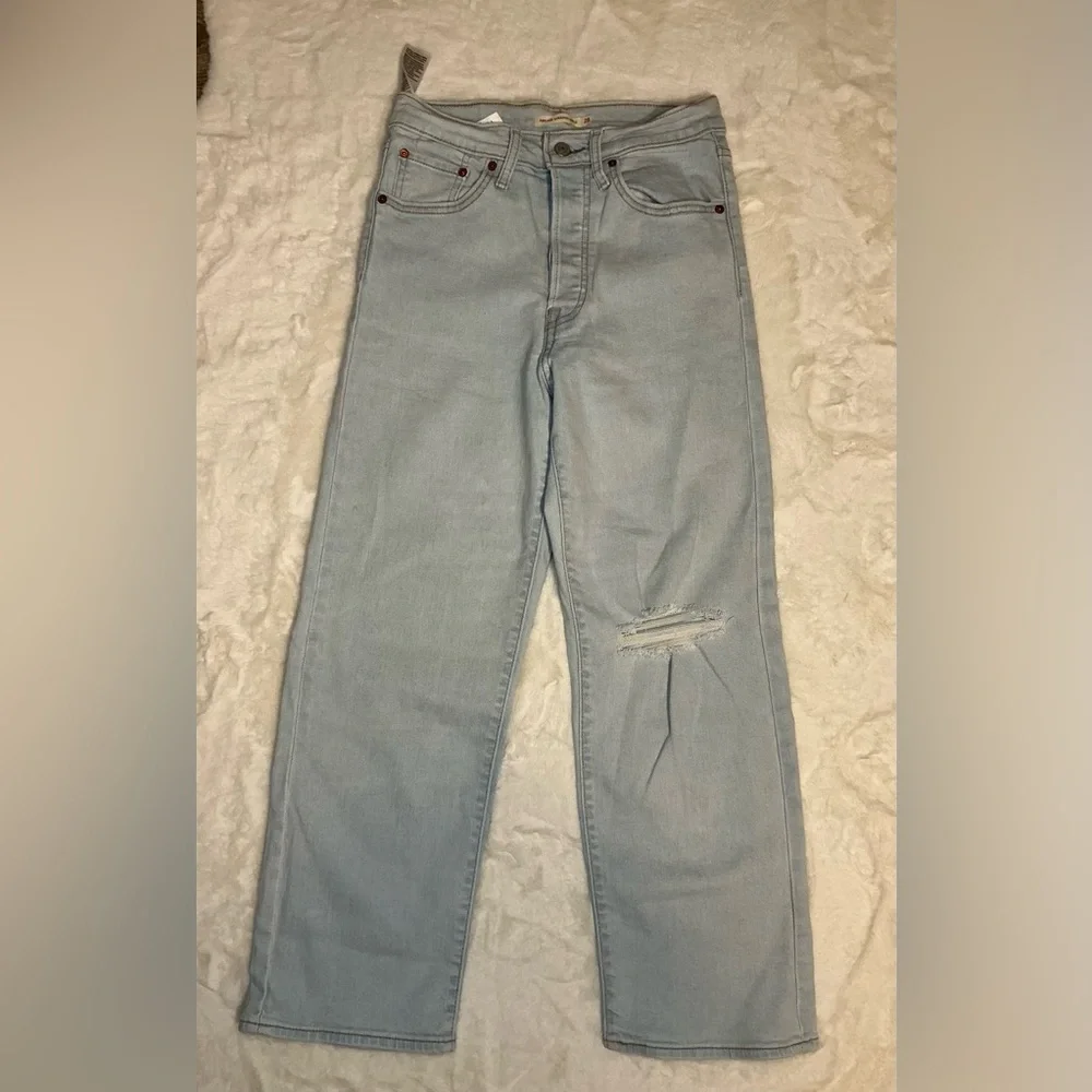 Levi’s Light Blue Distressed Men's Jeans - Picture 3 of 10